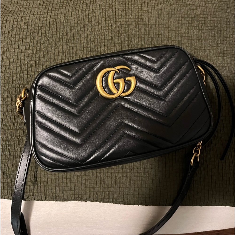GUCCI GG MARMONT SMALL SHOULDER BAG